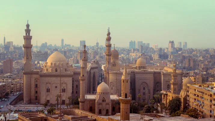 Reviewing payment, signing and handover safeguards before an Egypt property purchase
