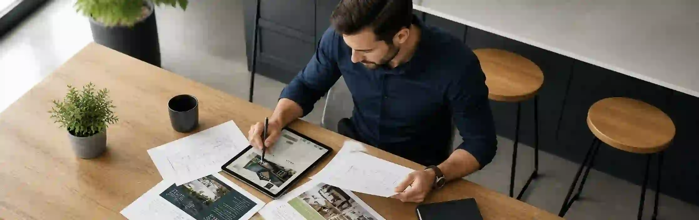 Property lease contracts Egypt for foreign property owners reviewing a bilingual rental agreement and long-term lease registration
