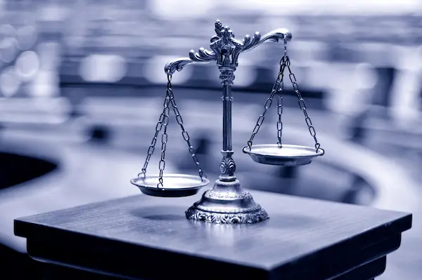 Foreign court judgment enforcement in Egypt with UK judgment, certified Arabic translation and exequatur filing documents under review