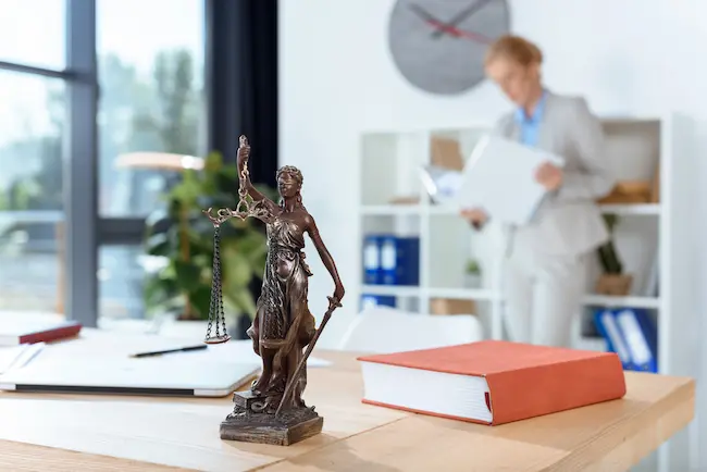 Judgment creditor reviewing who can apply to enforce a foreign judgment in Egypt through an exequatur claim