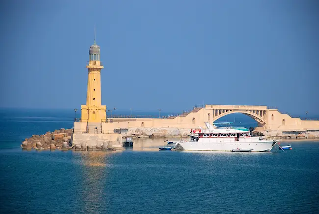Buying Property in Egypt for Foreigners with an Egypt Property Due Diligence Lawyer reviewing title documents, developer contracts and legal purchase risks